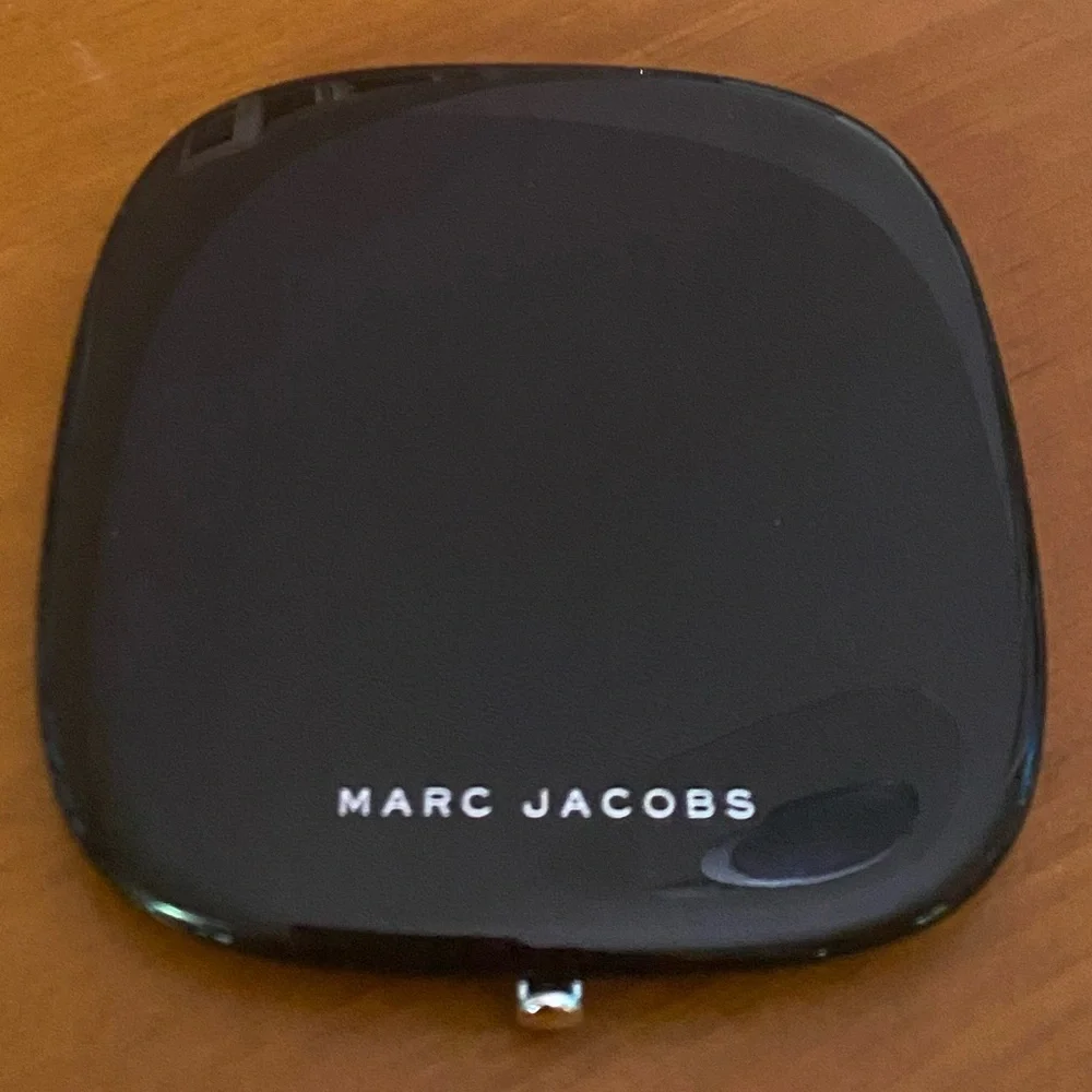 Marc Jacobs Light Filtering Contour Powder